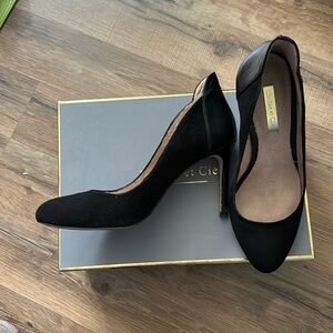 Louise et Cie black leather and suede heels. Size 6.5.